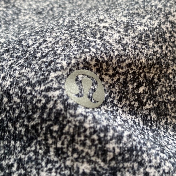 Lululemon high waisted crop pants - Picture 8 of 8